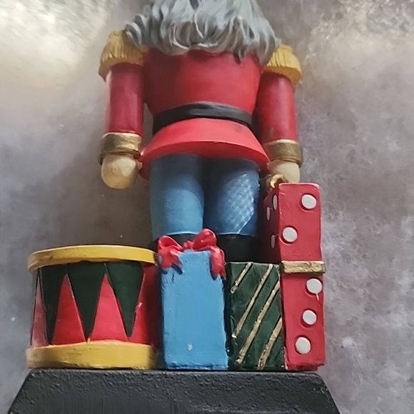 6" Vintage Cast Iron Nutcracker With Present Stocking Holder & 3 1/2 " Mug - Picture 8 of 14